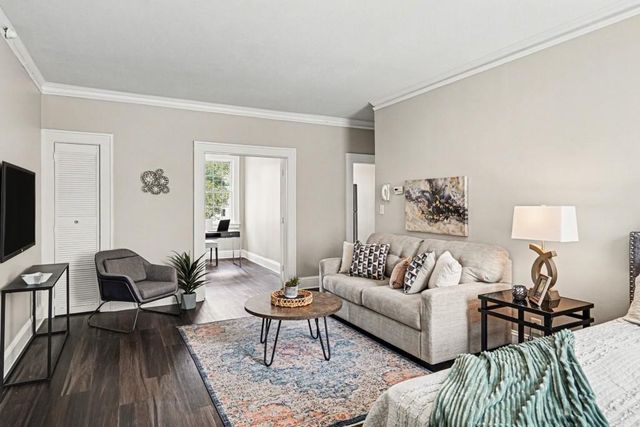 21 Peachtree Memorial Drive NW, Atlanta, GA 30309