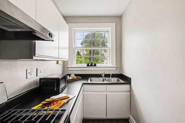 21 Peachtree Memorial Drive NW, Atlanta, GA 30309