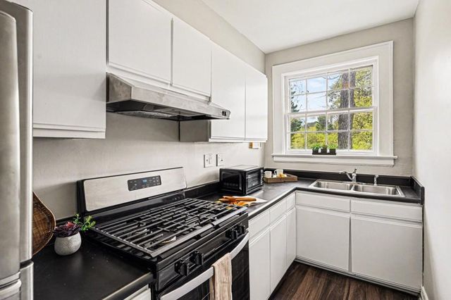 21 Peachtree Memorial Drive NW, Atlanta, GA 30309