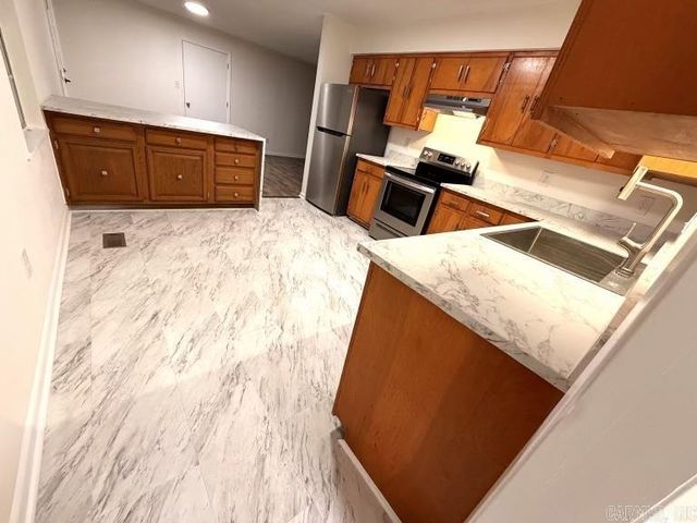 2102 Indian Trail, Forrest City, AR 72335