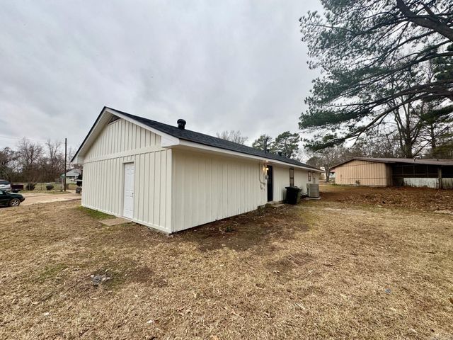 2102 Indian Trail, Forrest City, AR 72335