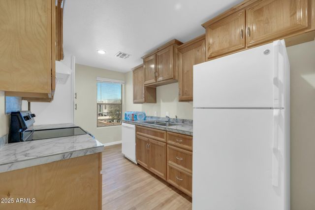 9230 N 82ND Lane, Peoria, AZ 85345