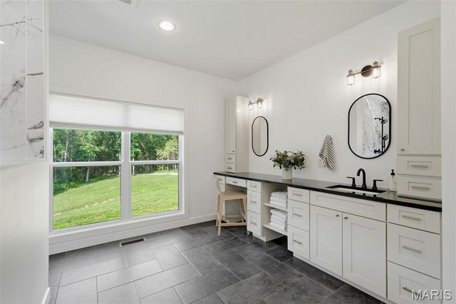 5794 Hillshire Lane, Hillsboro, MO 63050