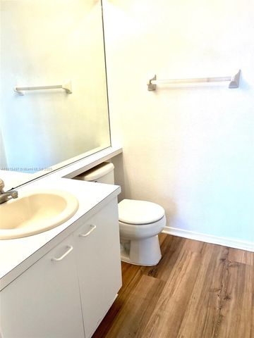 7886 Dixie Beach Cir 7886, Tamarac, FL 33321