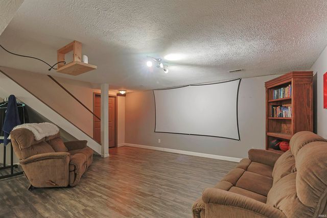 9539 Sunnyside Drive, Plymouth, IN 46563