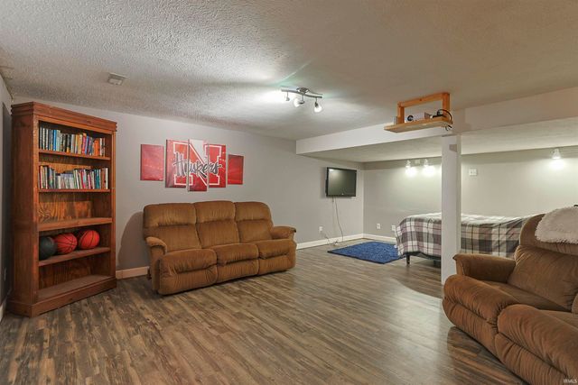 9539 Sunnyside Drive, Plymouth, IN 46563