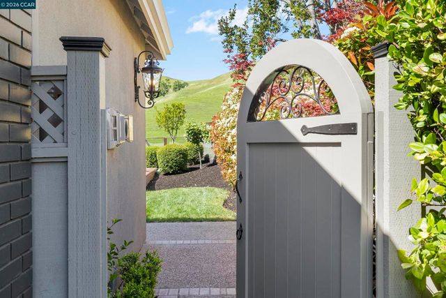 114 Golden Ridge Rd, Alamo, CA 94507