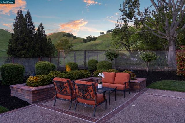 114 Golden Ridge Rd, Alamo, CA 94507