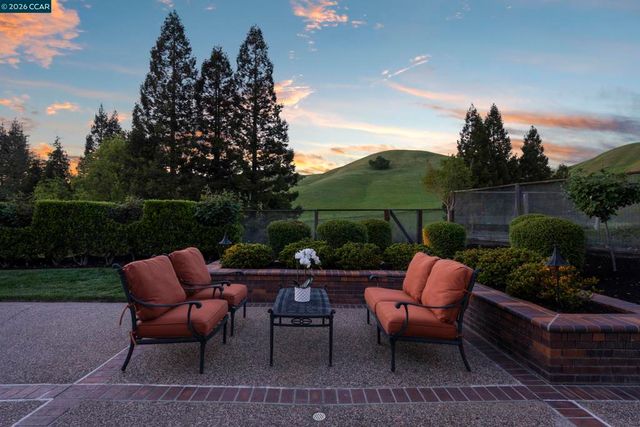 114 Golden Ridge Rd, Alamo, CA 94507