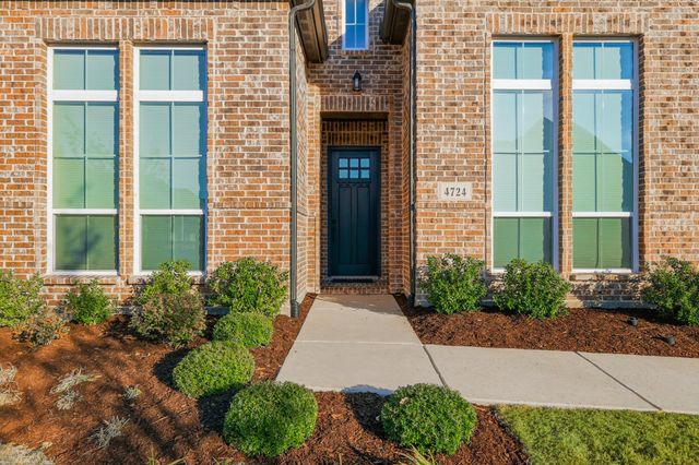 4724 Gentle Glen Drive, Carrollton, TX 75010