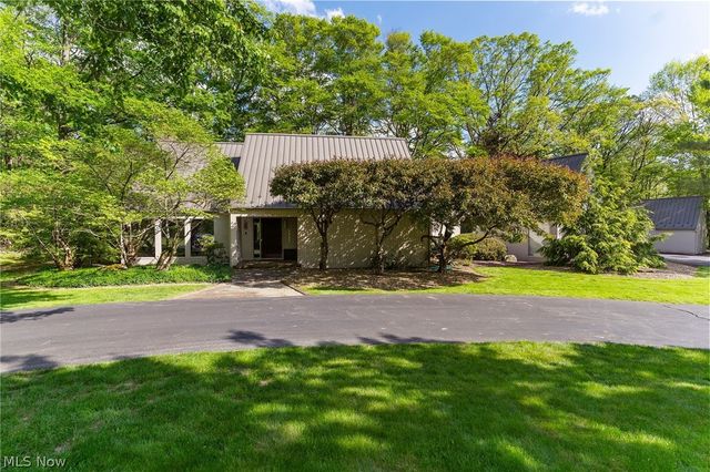 2941 Howland Wilson Road NE, Warren, OH 44484