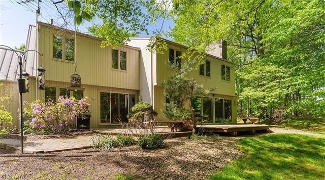 2941 Howland Wilson Road NE, Warren, OH 44484