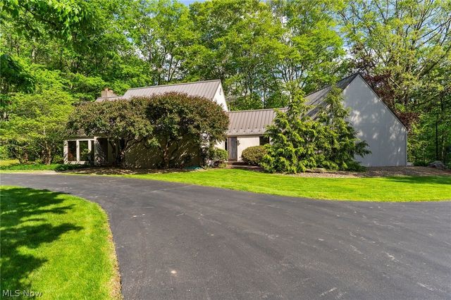 2941 Howland Wilson Road NE, Warren, OH 44484