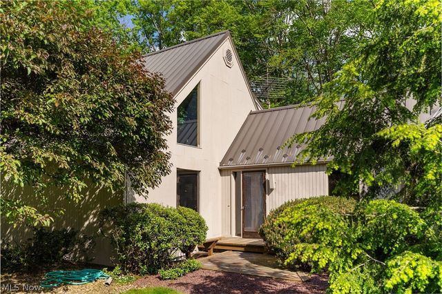 2941 Howland Wilson Road NE, Warren, OH 44484