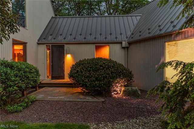 2941 Howland Wilson Road NE, Warren, OH 44484