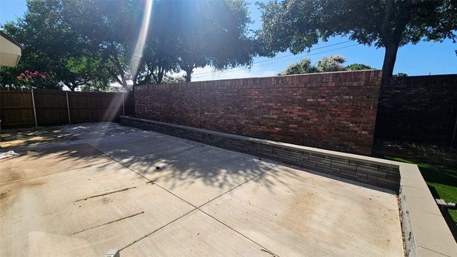 342 Arbor Court, Euless, TX 76039
