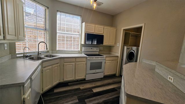 342 Arbor Court, Euless, TX 76039