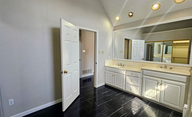342 Arbor Court, Euless, TX 76039