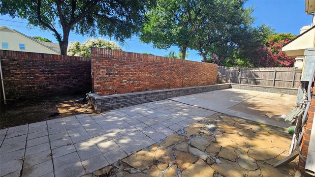 342 Arbor Court, Euless, TX 76039