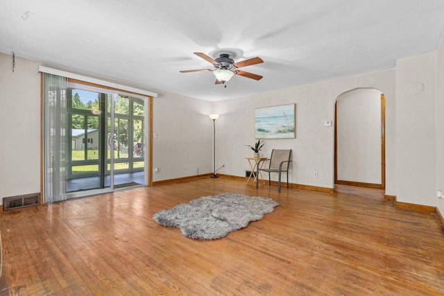 W8306 CLOVERLEAF LAKE ROAD, Clintonville, WI 54929