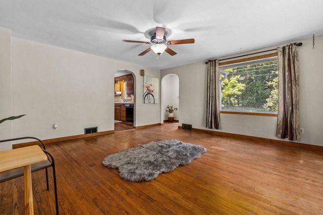 W8306 CLOVERLEAF LAKE ROAD, Clintonville, WI 54929