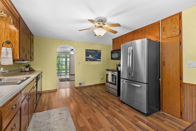 W8306 CLOVERLEAF LAKE ROAD, Clintonville, WI 54929