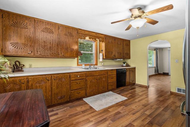 W8306 CLOVERLEAF LAKE ROAD, Clintonville, WI 54929