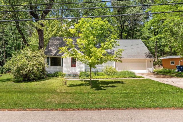 W8306 CLOVERLEAF LAKE ROAD, Clintonville, WI 54929