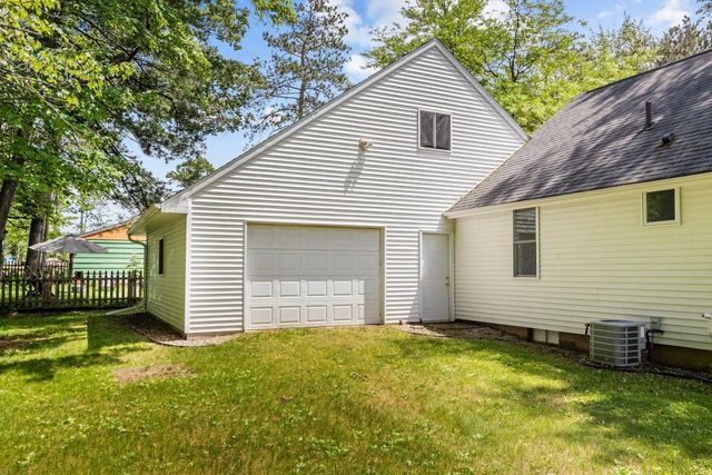 W8306 CLOVERLEAF LAKE ROAD, Clintonville, WI 54929