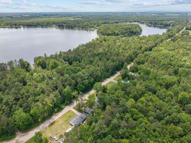 W8306 CLOVERLEAF LAKE ROAD, Clintonville, WI 54929
