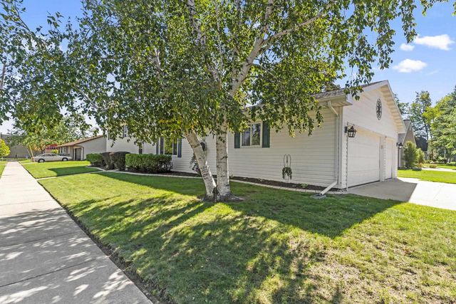 1901 E BLUEBIRD LANE, Appleton, WI 54915