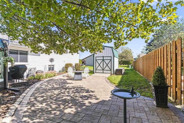 1901 E BLUEBIRD LANE, Appleton, WI 54915