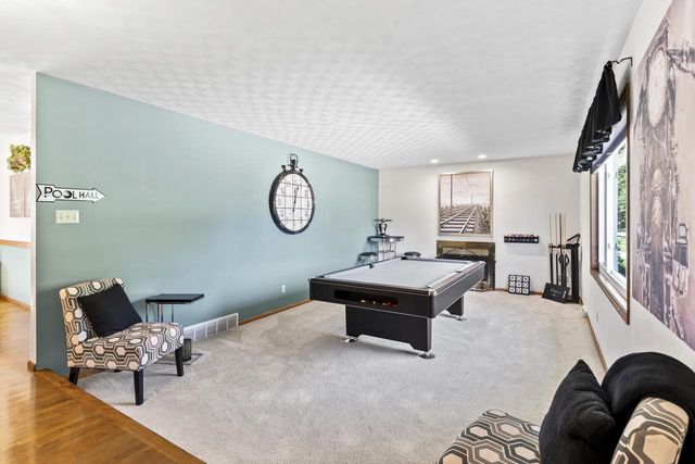 1901 E BLUEBIRD LANE, Appleton, WI 54915