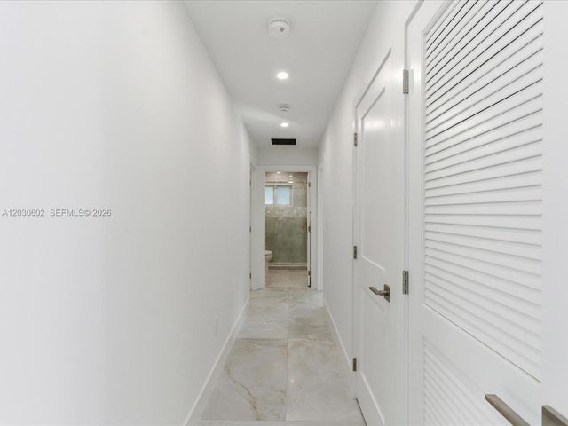 291 E Shore Drive E, Miami, FL 33133