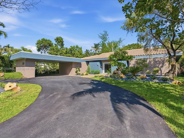 291 E Shore Drive E, Miami, FL 33133