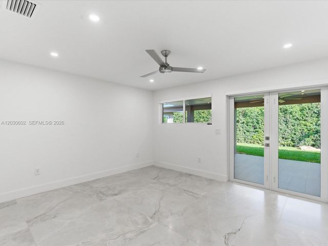 291 E Shore Drive E, Miami, FL 33133