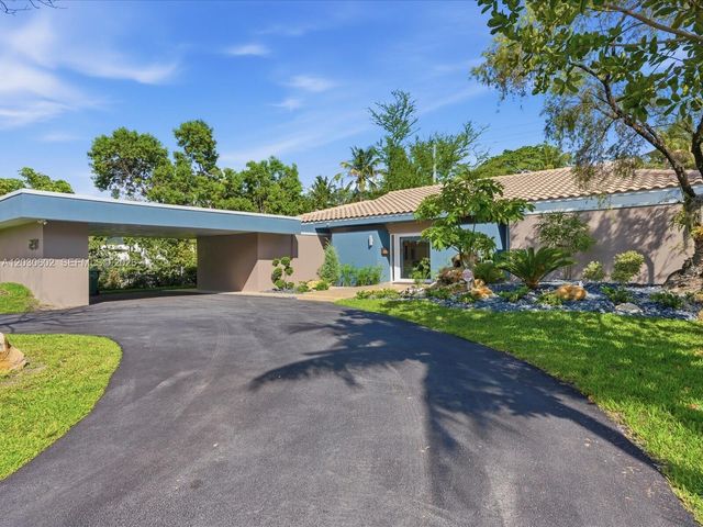 291 E Shore Drive E, Miami, FL 33133