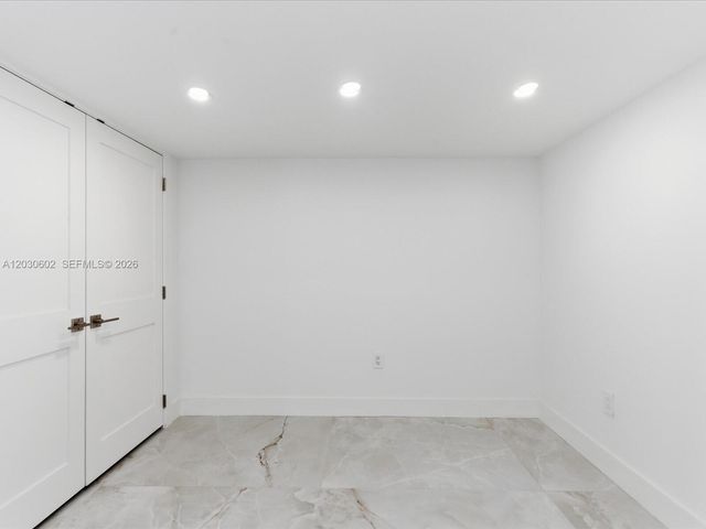 291 E Shore Drive E, Miami, FL 33133
