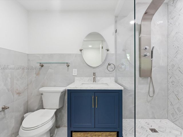 291 E Shore Drive E, Miami, FL 33133