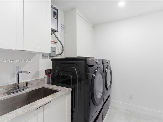 291 E Shore Drive E, Miami, FL 33133