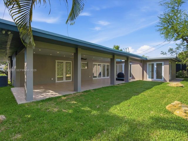 291 E Shore Drive E, Miami, FL 33133