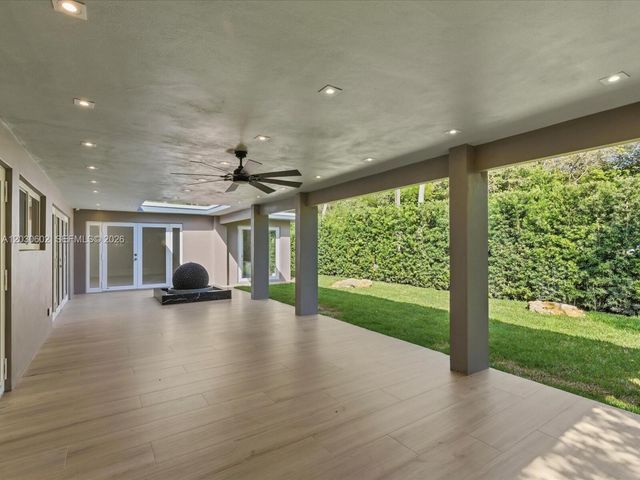 291 E Shore Drive E, Miami, FL 33133