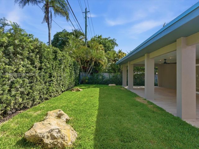 291 E Shore Drive E, Miami, FL 33133