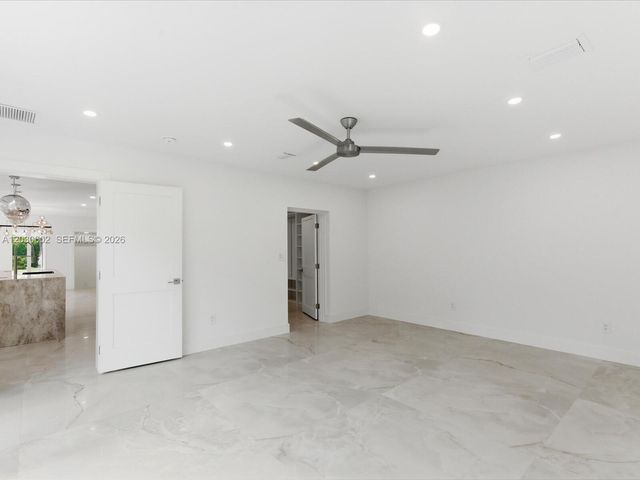 291 E Shore Drive E, Miami, FL 33133