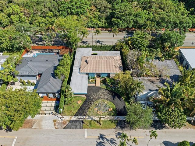 291 E Shore Drive E, Miami, FL 33133