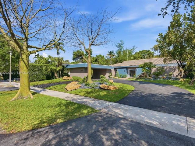 291 E Shore Drive E, Miami, FL 33133