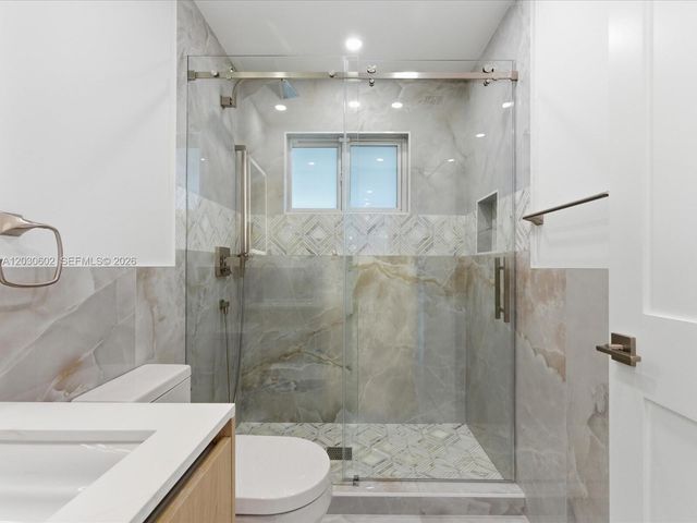 291 E Shore Drive E, Miami, FL 33133