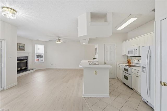 2312 Beach Haven Dr Apt 102, Virginia Beach, VA 23451