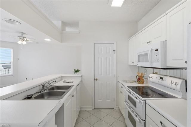 2312 Beach Haven Dr Apt 102, Virginia Beach, VA 23451