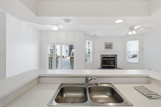 2312 Beach Haven Dr Apt 102, Virginia Beach, VA 23451